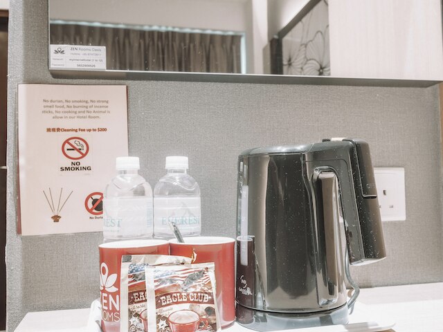 ハイ ホテル ドット 11アワーズ ステイ フロム 10PM トゥ 9AM