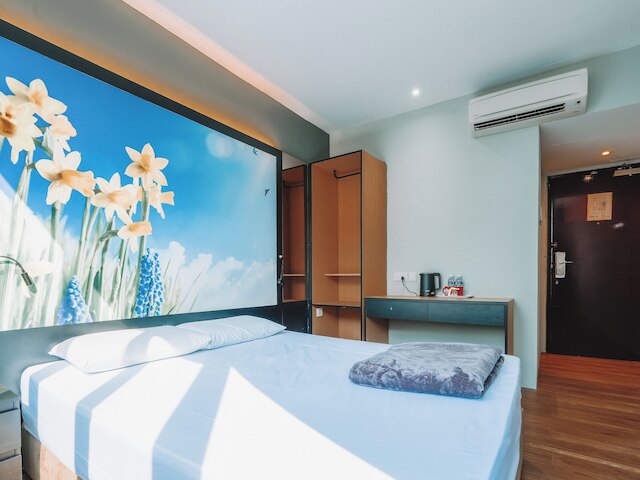 ハイ ホテル ドット 11アワーズ ステイ フロム 10PM トゥ 9AM