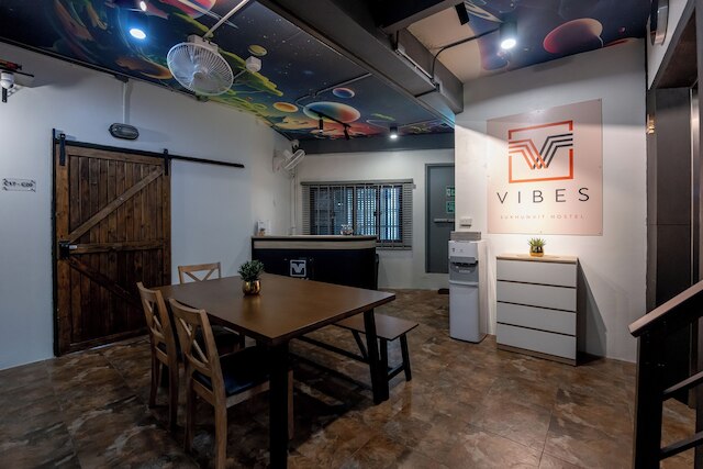 バイブス ホステル バンコク