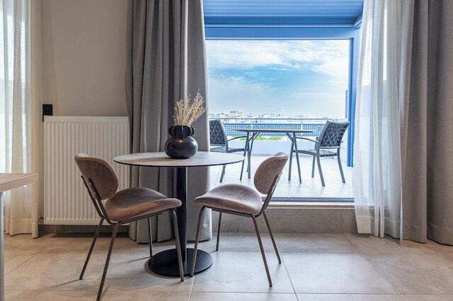 フェードラス リビング アテネ ラグジュアリー レジデンス サンストーン