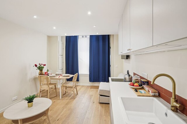 ガネロン イン パリ ウィズ 1 ベッドルームズ アンド 1 バスルームズ