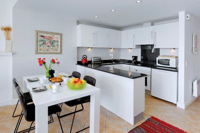 オールド タウン アパートメント ウィズ シー ビューズ エアコン