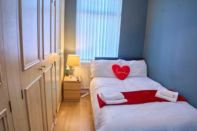 2ベッド クローズ トゥ エティハド、クープ ライブ、マンチェスター