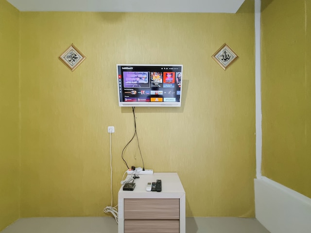 エレガント アンド スペーシャス 2BR ロフト グリーン パーク ジョグジャカルタ アパートメント