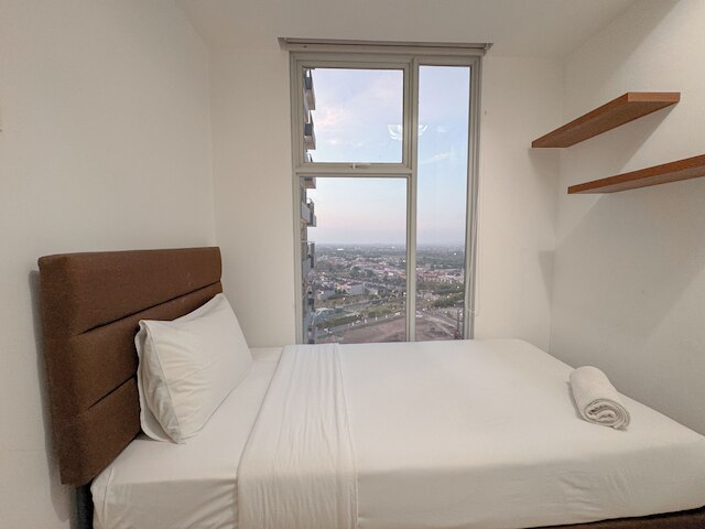 ミニマリスト 2 ベッドルーム アンド ウェル デザイン ルーム アット ベンソン スーパー モール マンション アパートメント