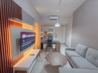 ミニマリスト 2 ベッドルーム アンド ウェル デザイン ルーム アット ベンソン スーパー モール マンション アパートメント