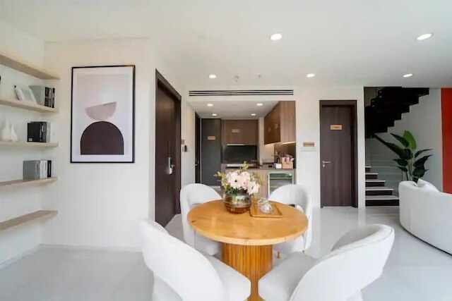 セレニティ スカイ ヴィラズ ラグジュアリー アパートメント