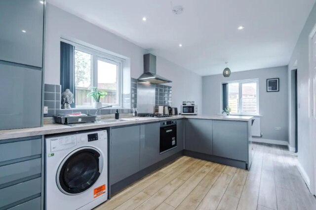 ハウス 3 ベッド スリープス 6 -ペッツ オーケー -パティオ -フリー パーキング