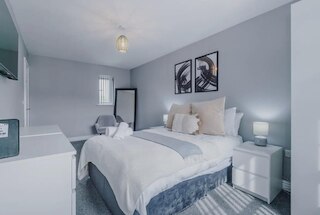 ハウス 3 ベッド スリープス 6 -ペッツ オーケー -パティオ -フリー パーキング