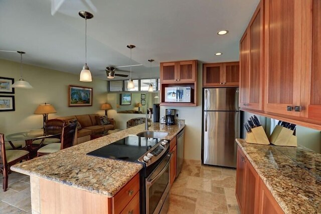 カマオレ ナル #405 2 ベッドルーム コンド