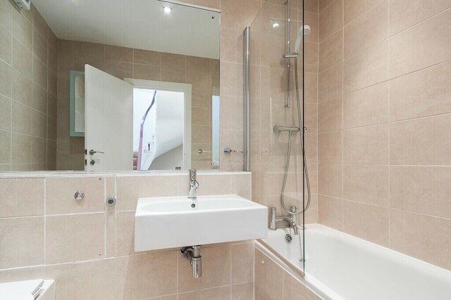 ラグジュアリー ヴィラ 6 ベッドルームズ ネクスト トゥ マーブル アーチ