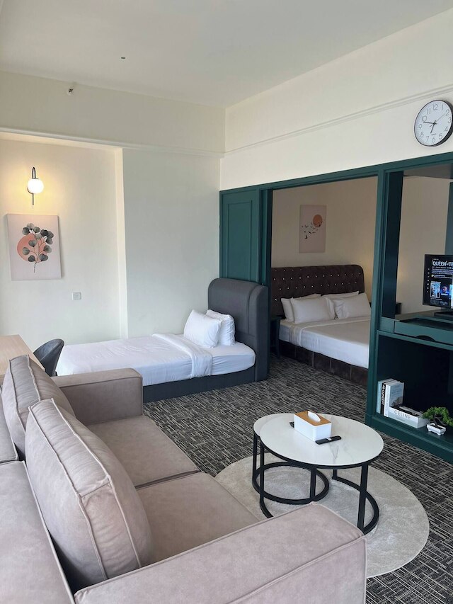 タヒーンズ スイート アット ベルジャヤ タイムズ スクエア