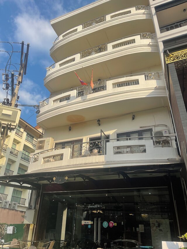 ラッキー シティ ホテル