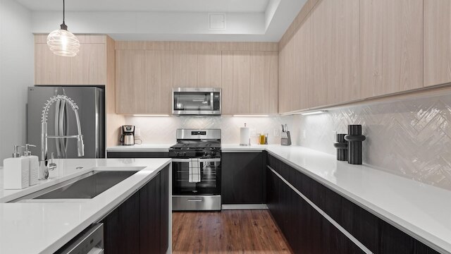 アップステイ！ニュー レノス スペーシャス アパートメント ニア ソコ