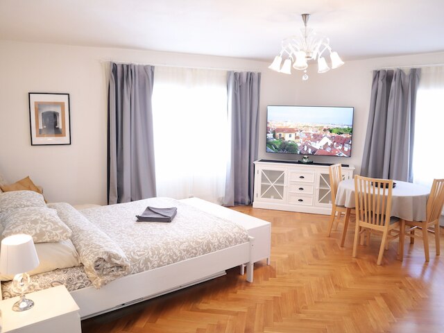 アット ザ ブルー ライオン & パーキング アシスタンス