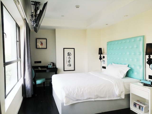 XANA LITE Hotel Shixi Metro Station