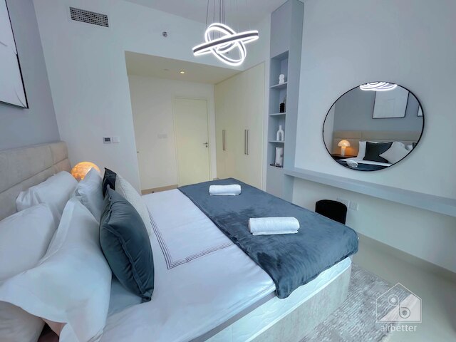 バージクラウン ラグジュアリー 3ベッドルーム バルコニー & ビュー