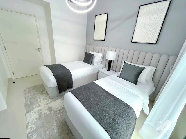 バージクラウン ラグジュアリー 3ベッドルーム バルコニー & ビュー