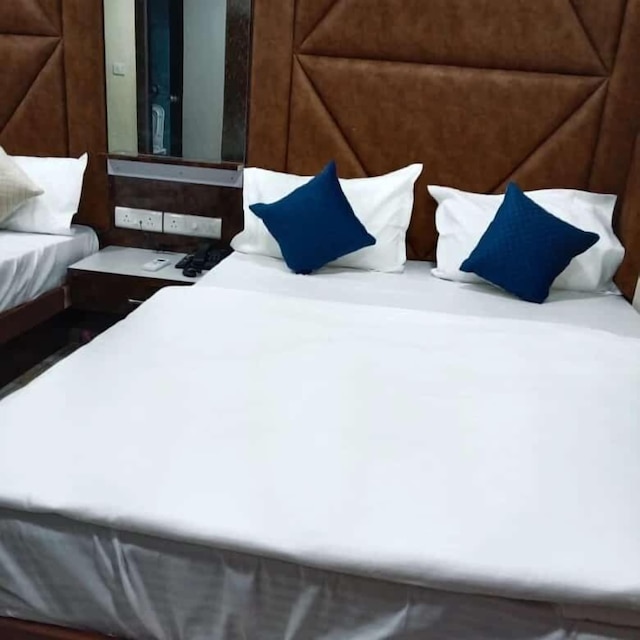 ホテル ラージ パレス