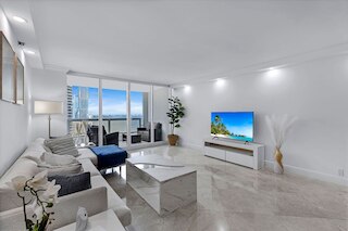 アンフォーゲッタブル ウォーターサイド ネクスト トゥ アート バーゼル コンテクスト