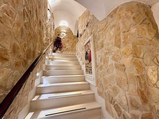 ウィンドウ イン ザ ストーン ナポリ