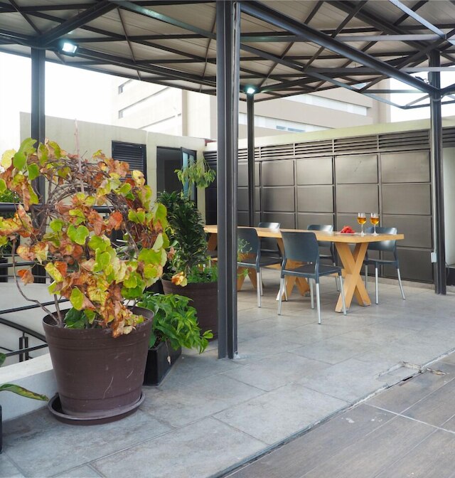 バルコネス デ プーシキン バイ ザ ローカル ウェイ