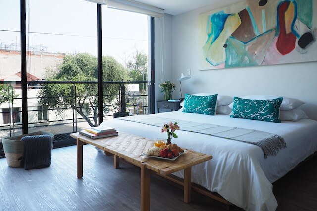 バルコネス デ プーシキン バイ ザ ローカル ウェイ