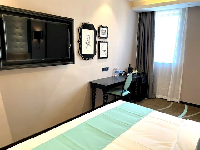 Pazhou XANA Deluxe International Hotel Pazhou Convention and Exhibition Center Changgang Subway Metro Branch - Free Shuttle Bus to Canton Fair Complex During Canton Fair Period