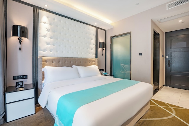 Pazhou XANA Deluxe International Hotel Pazhou Convention and Exhibition Center Changgang Subway Metro Branch - Free Shuttle Bus to Canton Fair Complex During Canton Fair Period