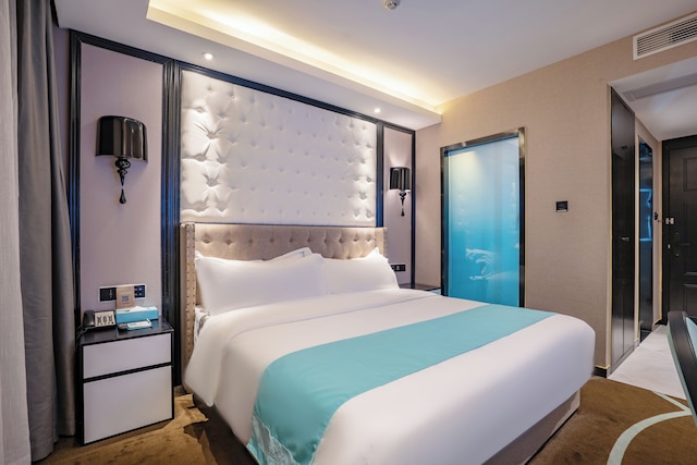 Pazhou XANA Deluxe International Hotel Pazhou Convention and Exhibition Center Changgang Subway Metro Branch - Free Shuttle Bus to Canton Fair Complex During Canton Fair Period