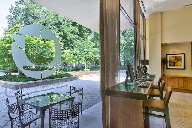 クリスタル シティ コンフォータブル アパートメンツ