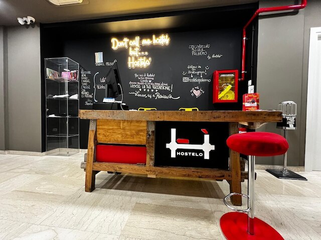 ホステロ ラグジュアリー ホステル