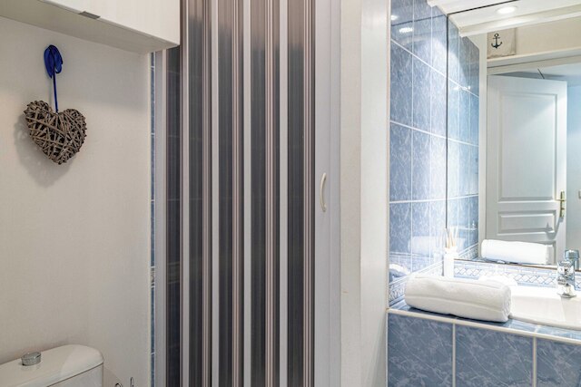 チャーミング スタジオ ウィズ バルコニー & プール - ハート オブ ニース