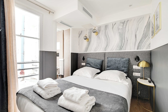 コンフォート フォー 2P ウィズ エアコン - ニア モンマルトル