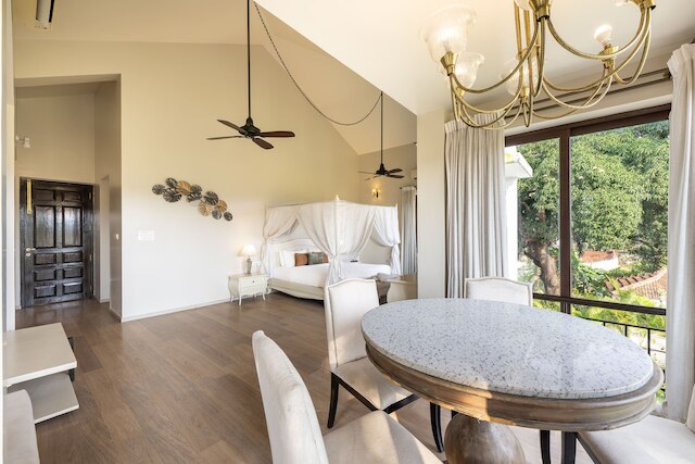 エコール レイス マゴス ヴィラ ゴア