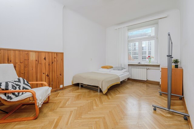 ショートステイポーランド サラ B170