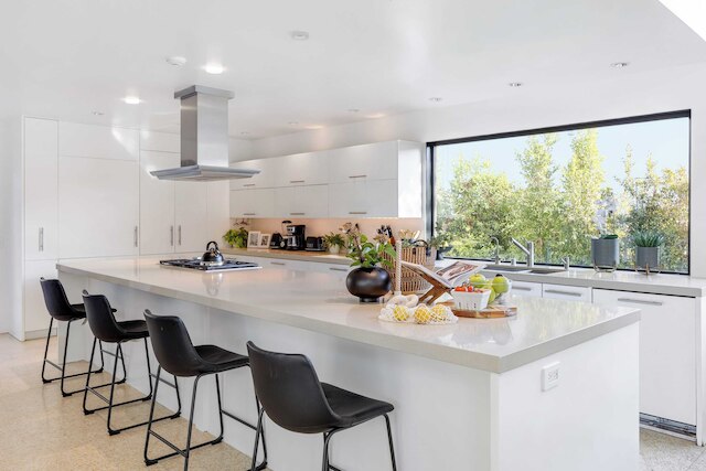 キングス ロード ウェスト ハリウッド ラグジュアリー プール, ビューズ, ファイアピット, モダン デザイン