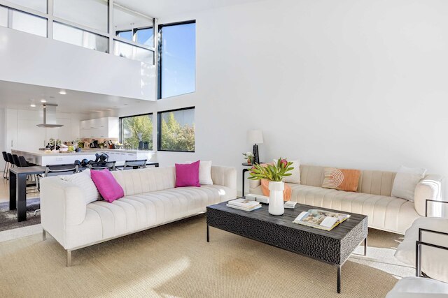 キングス ロード ウェスト ハリウッド ラグジュアリー プール, ビューズ, ファイアピット, モダン デザイン