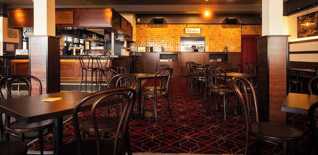 ザ バット & ボール ホステル