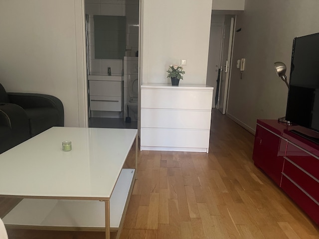 ロケーテッド アット ハート オブ シティ センター