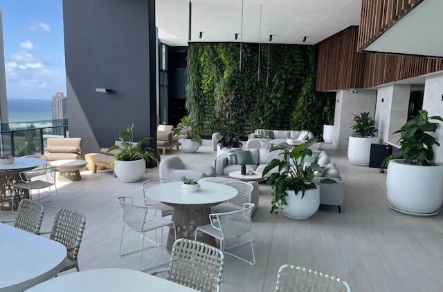 ラ ホヤ ホリデー ブロードビーチ