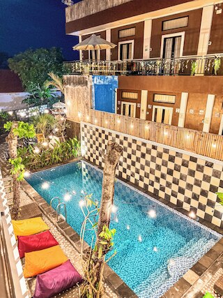 チェリア ハウス ウンガサン ウルワツ