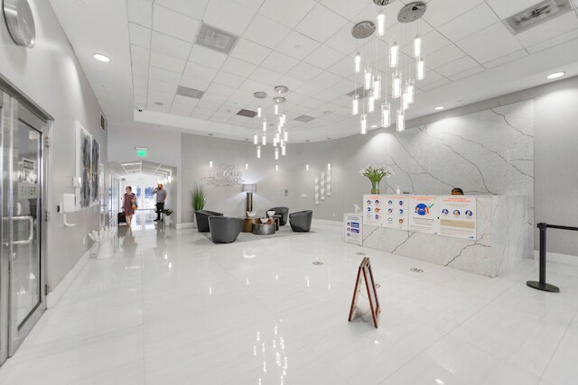 モダン コンドス ロケーテッド イン ブリッケル