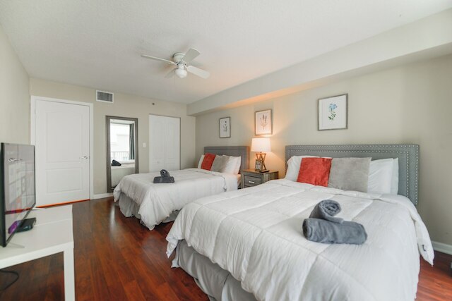 モダン コンドス ロケーテッド イン ブリッケル