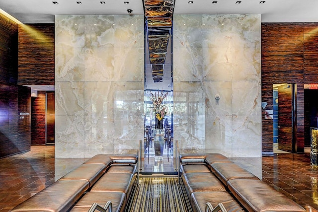 アヴァズ スイート 37th フロア パームズ プレイス