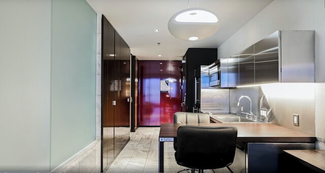 アヴァズ スイート 37th フロア パームズ プレイス