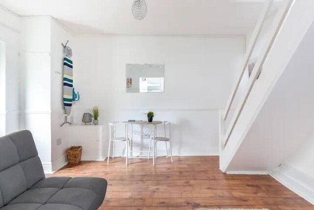 チアフル メゾネット イン ザ ハート オブ オレルパーク