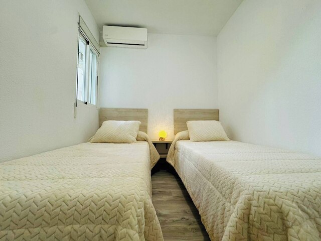 ブライト アパートメント ニア グラナダ センター