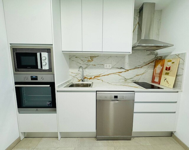 ブライト アパートメント ニア グラナダ センター