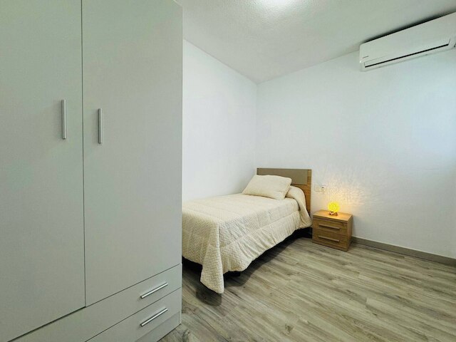 ブライト アパートメント ニア グラナダ センター